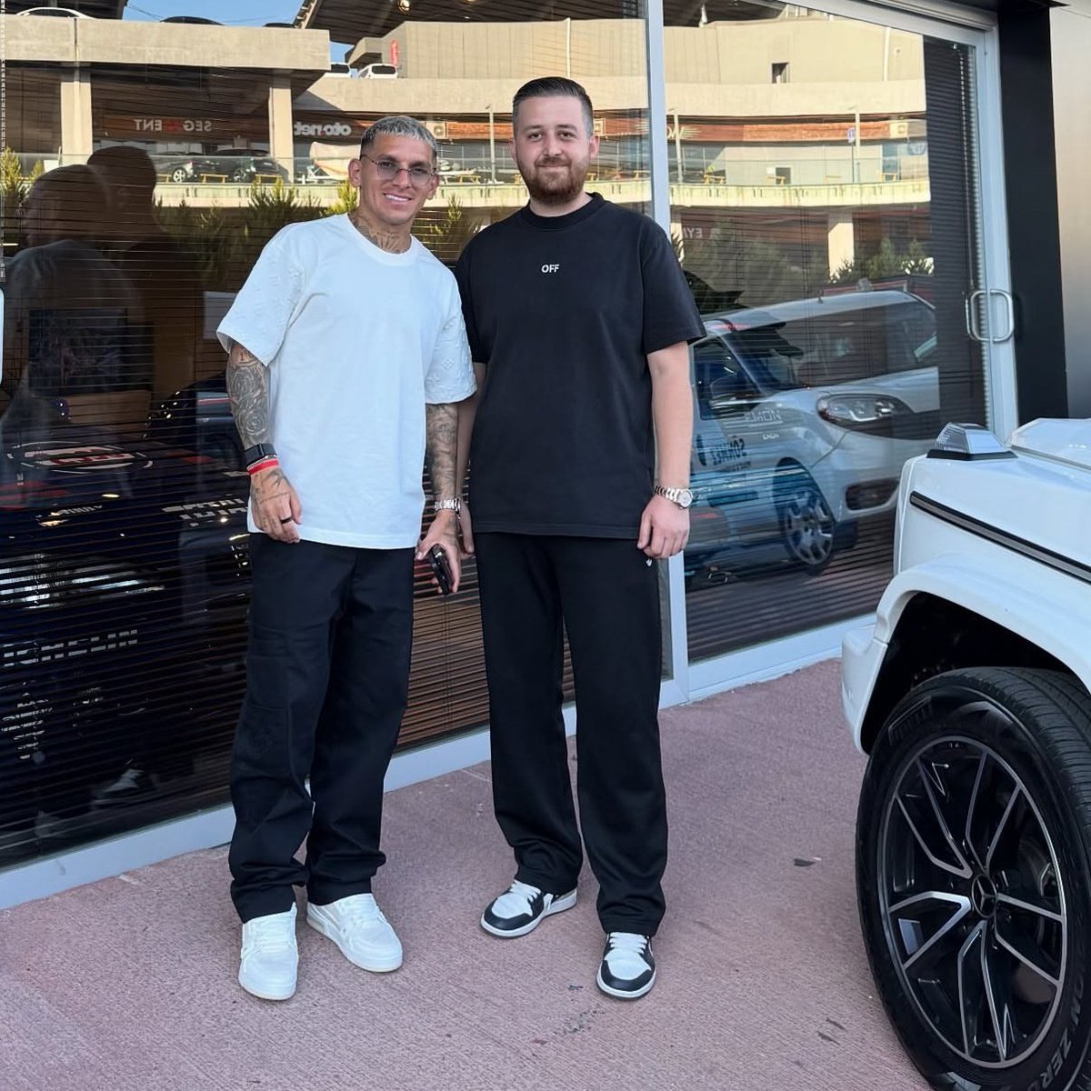 Lucas Torreira'nın Göz Alıcı Yeni Arabası Hayranlarını Şaşırttı
