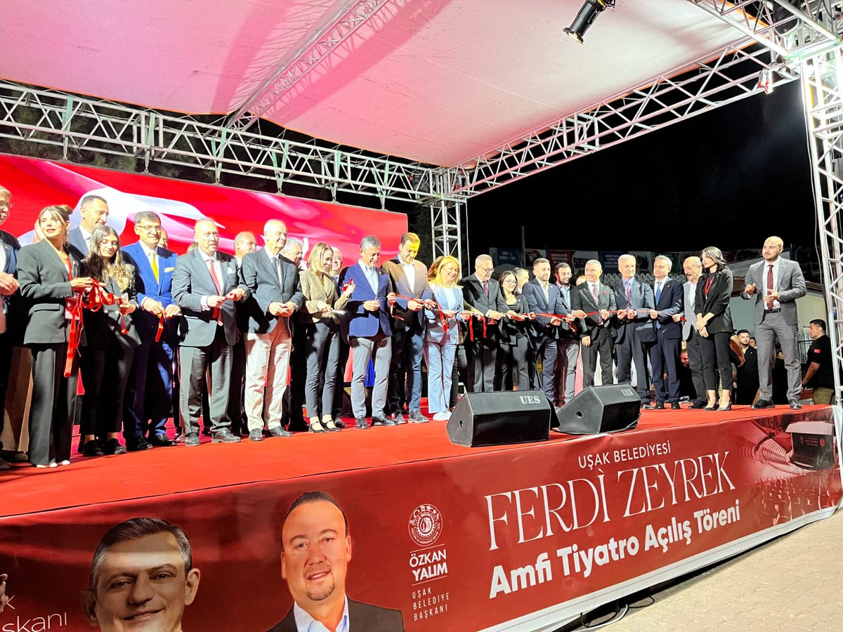 CHP Afyonkarahisar İl Başkanı Faruk Duha Erhan, Uşak'ta Ferdi Zeyrek Amfi Salonu Açılışına Katıldı