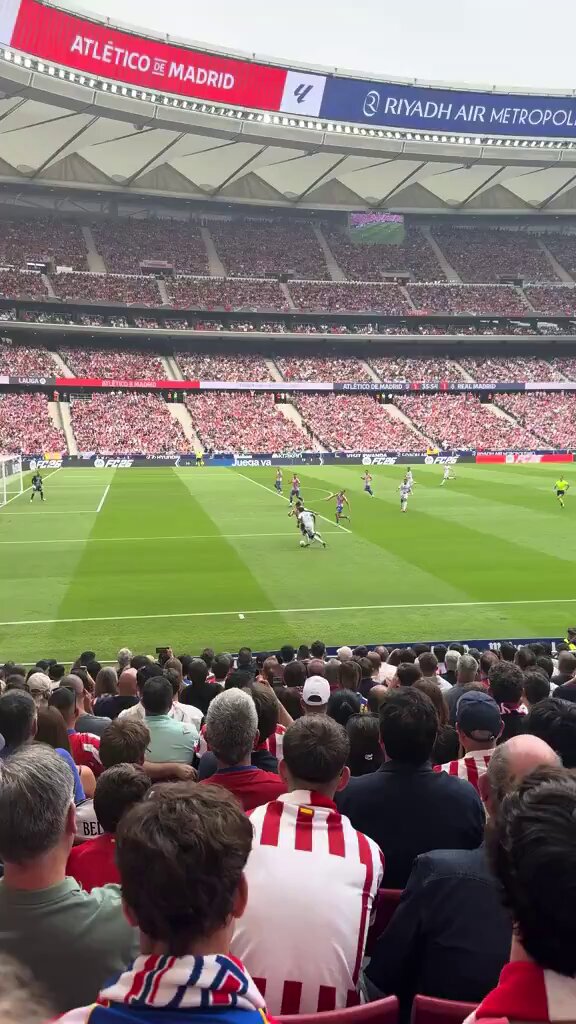 Arda Güler'in Golü Sonrası Takım Arkadaşlarından Tebrik Anları