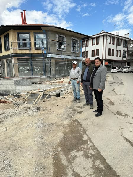 Bolvadin Çarşı Merkezi Yenileniyor: Otopark ve Umumi Tuvalet Çalışmaları Tamamlanmak Üzere