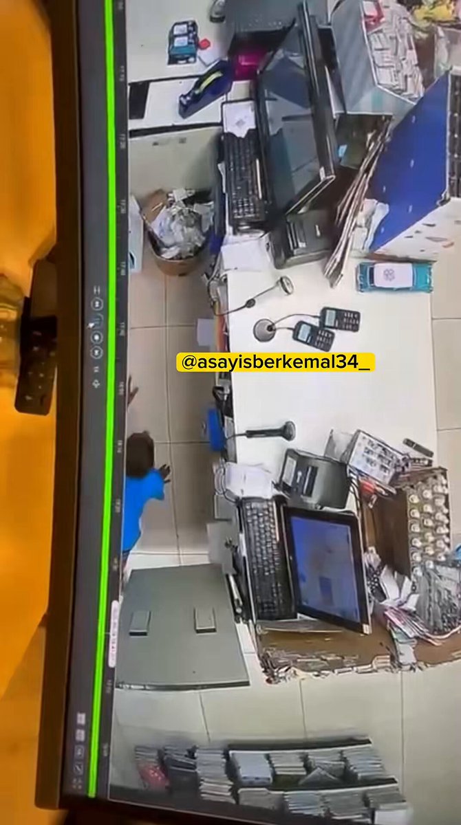İstanbul'da Market Soyguncusu Çalışanlar Tarafından Yakalandı
