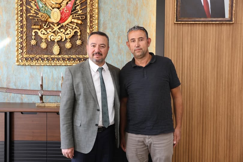 Sandıklı'da Mahalle Muhtarından Belediye Başkanına Ziyaret