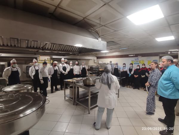 Afyonkarahisar Devlet Hastanesi'nde Mutfak Personeline Hijyen Eğitimi