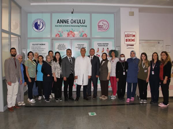 Afyonkarahisar Devlet Hastanesi'nde Emzirme Haftası'nda Anneye Özel Ziyaret