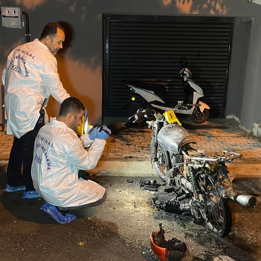 Karaman'da Genç, Arkadaşının 'Motorunu Yakamazsın' Sözü Üzerine Motosikletini Ateşe Verdi