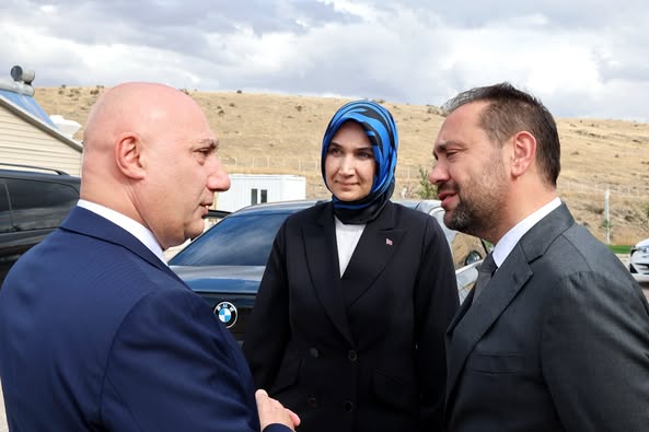 Afyonkarahisar'da Kimya Devi Kırlıoğlu'na Vali ve Halkbank Genel Müdüründen Ziyaret