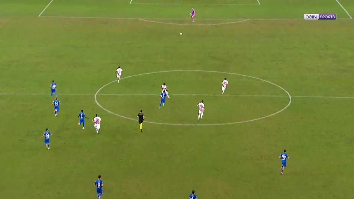Rizesporlu Valentin Mihaila'nın Yarı Sahadan Attığı Gol Konuşuluyor