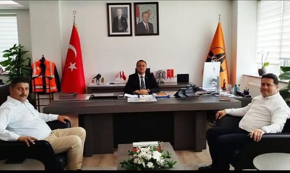 Bolvadin'de Trafik Güvenliği ve Ulaşım Sorunlarına Çözüm: MYO Karşısına Yeni Cep Açıldı