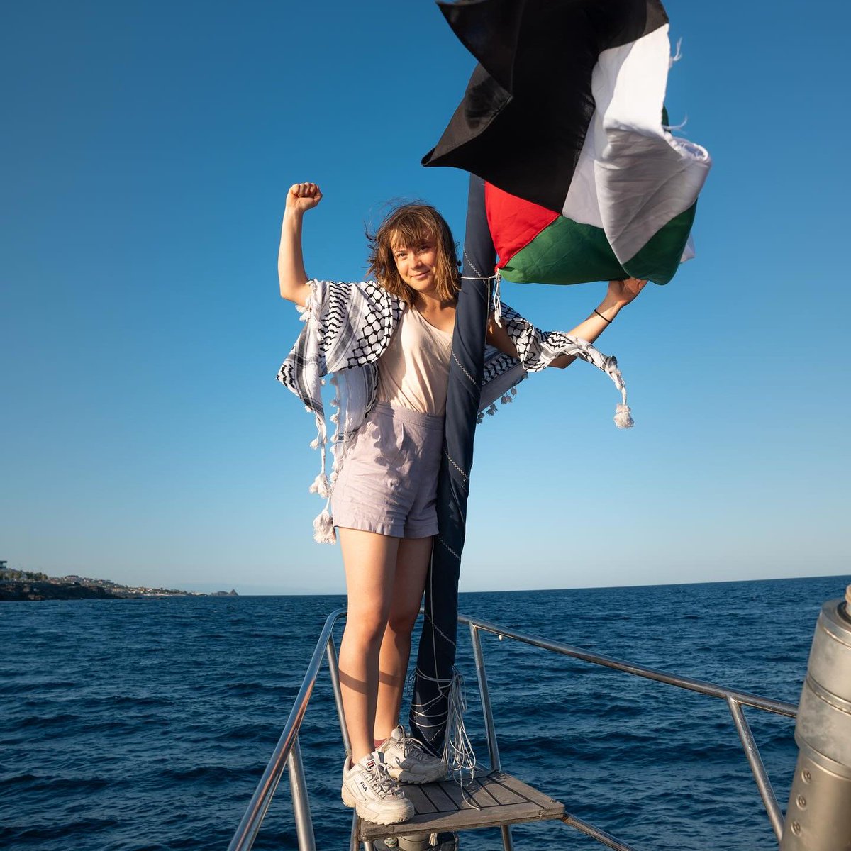 İsrail, Greta Thunberg'i Yunanistan'a Sınır Dışı Edecek