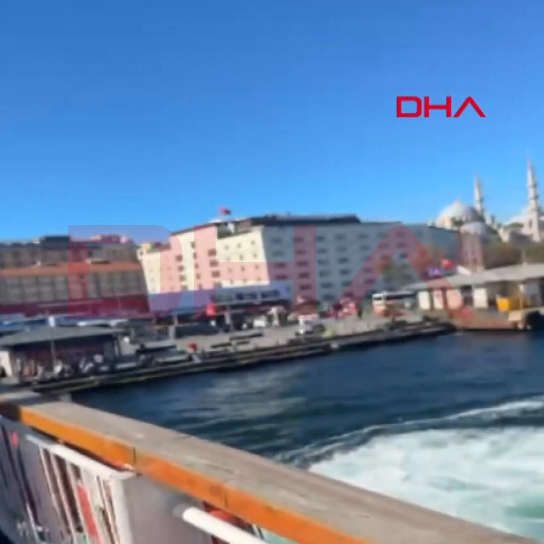 Harem Sirkeci Feribotu Vapura ve İskeleye Çarptı