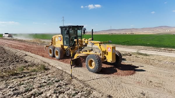 Bolvadin'de Yenice ve Hisar Gölü Kooperatifi Yollarında Bakım Çalışmaları Tamamlanıyor
