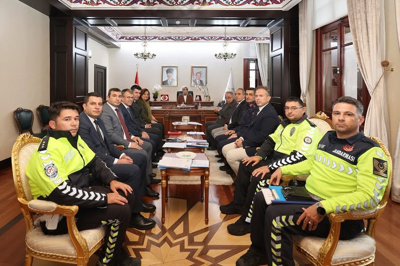 Afyonkarahisar'da Karayolları ve Trafik Güvenliği Toplantısı Yapıldı