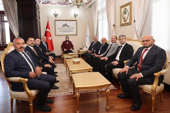 Afyonkarahisar Valisi Yiğitbaşı, İl Genel Meclisi Üyelerini Makamında Ağırladı