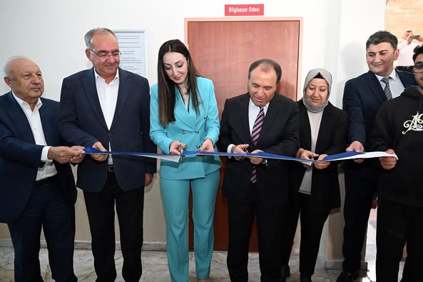 Afyon Kocatepe Üniversitesi İscehisar MYO'da Yeni Bilgisayar Laboratuvarı Hizmete Açıldı