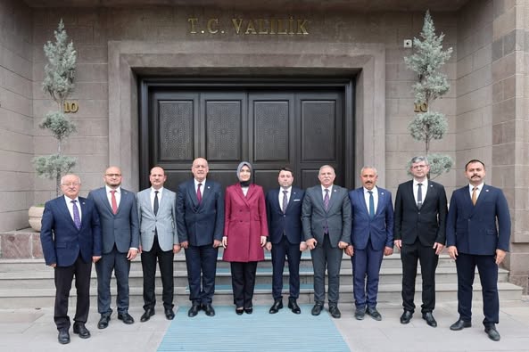 MHP Afyonkarahisar İl Genel Meclisi Üyeleri Vali Yiğitbaşı'yı Ziyaret Etti