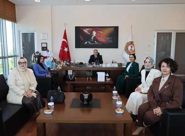 Afyonkarahisar'da Kadın Ticaret İşverenleri Sendikası'ndan Ticaret ve Sanayi Odası'na Ziyaret