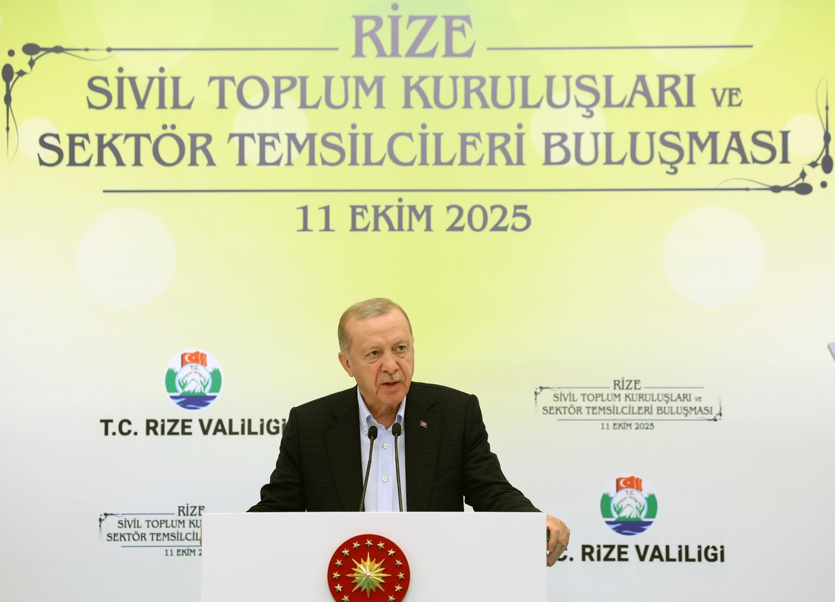 Cumhurbaşkanı Erdoğan, Rize'de Sivil Toplum ve İş Dünyası Temsilcileriyle Bir Araya Geldi