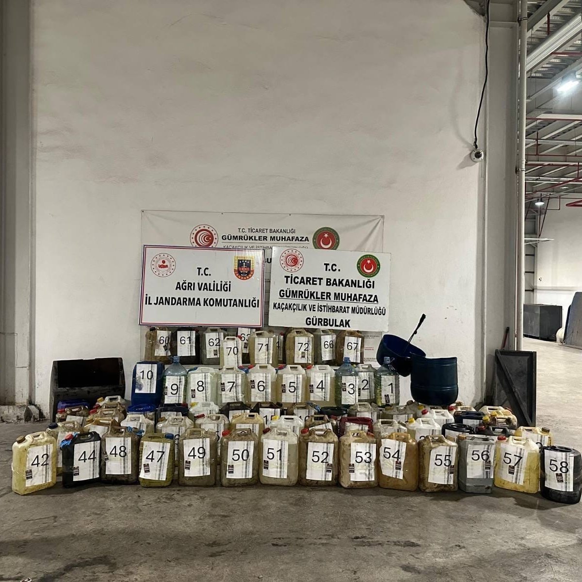 İran'dan Türkiye'ye Gelen Otobüste 1 Ton 167 Kg Metamfetamin Ele Geçirildi