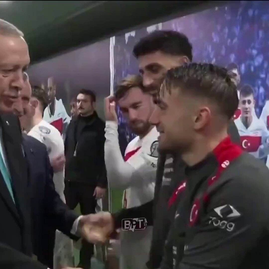 Cumhurbaşkanı Erdoğan'dan Milli Takıma Ziyaret ve Moral Desteği