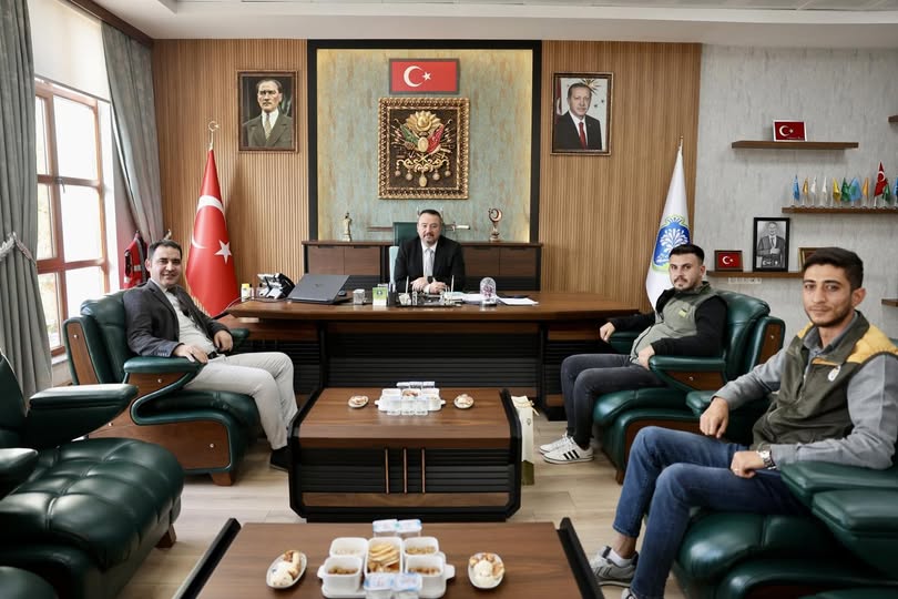 Toprak Mahsulleri Ofisi Müdürü Kahraman Yakan, Sandıklı Belediye Başkanı Adnan Öztaş'ı Ziyaret Etti