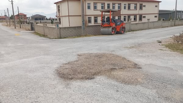Afyonkarahisar Bolvadin'de Karabağlar Mahallesi Yollarına Bakım