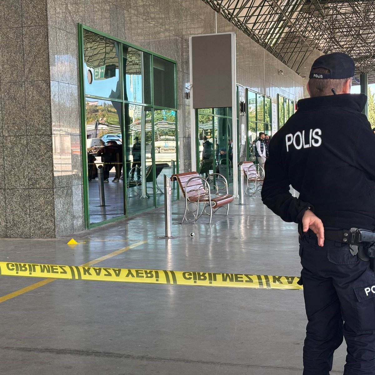 Kocaeli Otogarında Uzman Çavuş Silahlı Saldırı Girişiminde Bulundu, Polis Müdahalesiyle Etkisiz Hale Getirildi