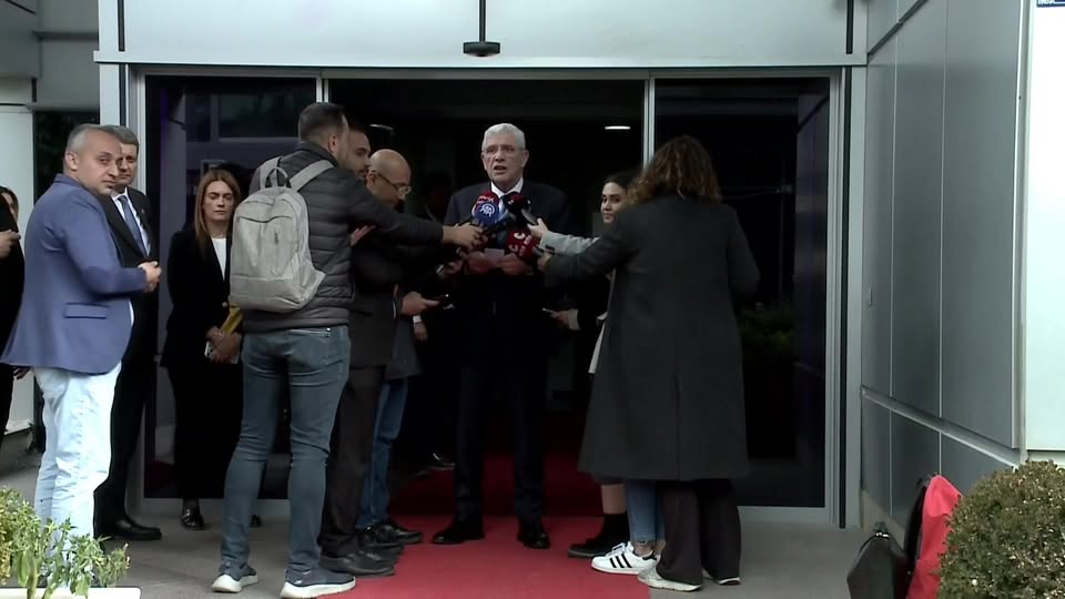 İYİ Parti Genel Başkanı Müsavat Dervişoğlu Basın Mensuplarının Sorularını Yanıtladı