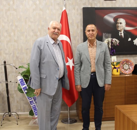 Afyonkarahisar Devlet Hastanesi Başhekimi'ne Hayırsever İş İnsanından Ziyaret