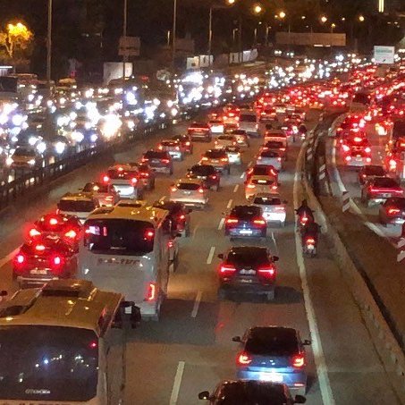 İstanbul'da Mesai Çıkışı Trafik Yoğunluğu Yüzde 78'e Ulaştı