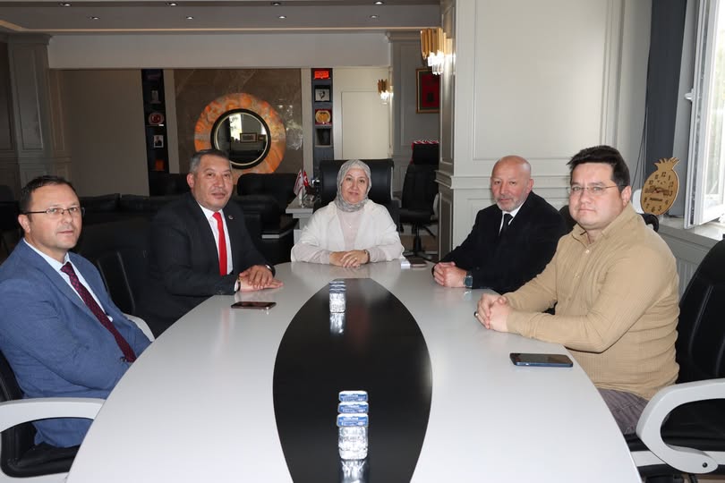 İscehisar'da Sahipsiz Sokak Hayvanları İçin İş Birliği Toplantısı Düzenlendi