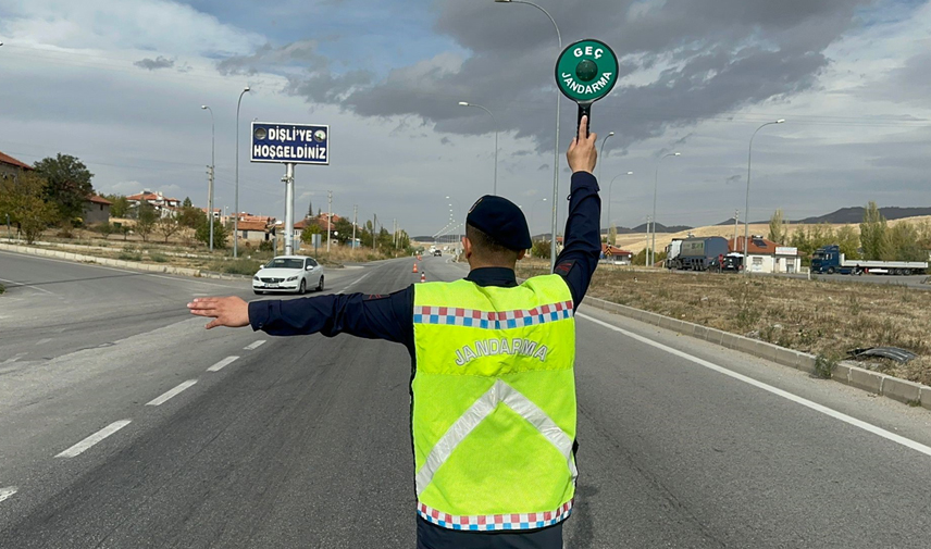  Bolvadinde jandarmadan trafik denetimi yapıldı